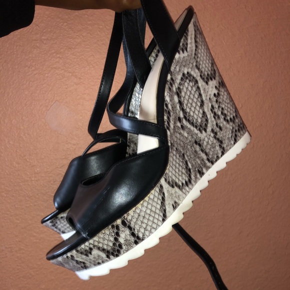 Women’s size 10 wedges from Nine West - Picture 5 of 5